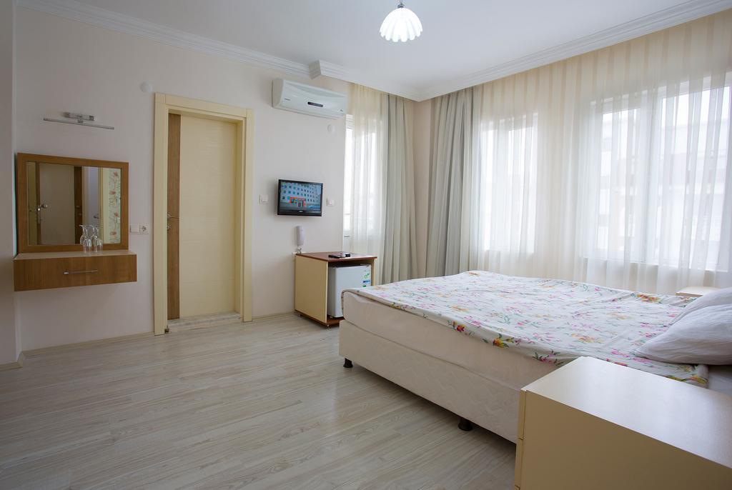 Yeni Astral Apart Hotel Side Bilik gambar